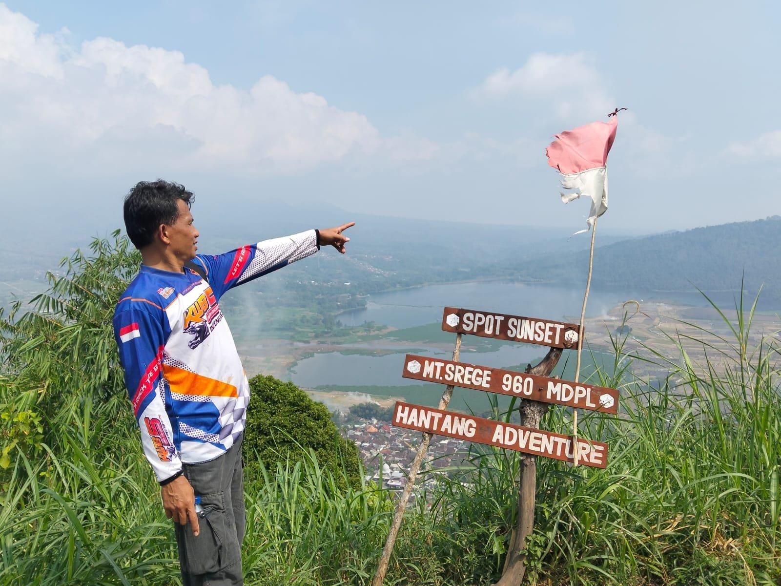 Rekomendasi Camping Malang: Puncak Srege dengan Pemandangan Waduk